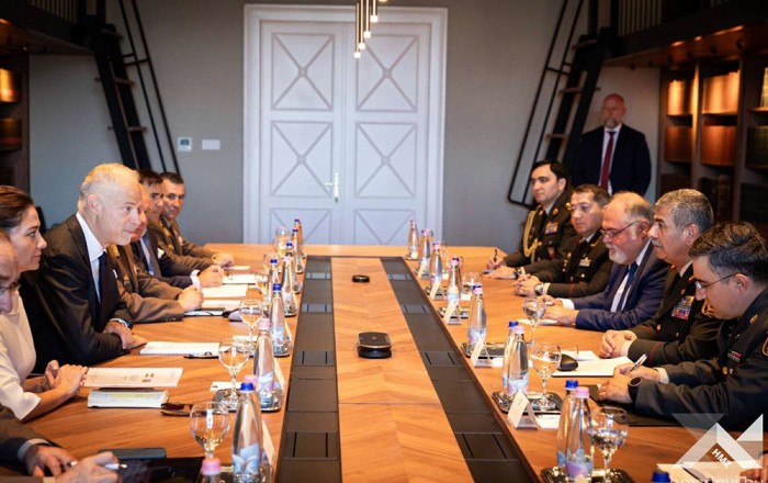 Azerbaijan Defense Minister meets with Hungarian counterpart in Budapest