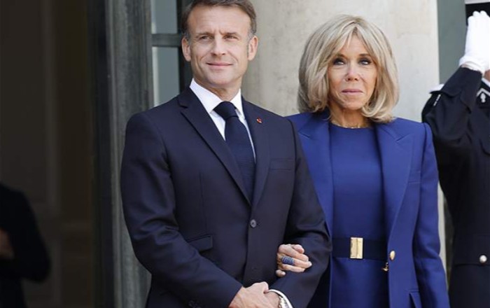 Во Франции начался суд над женщинами, заявившими о трансгендерности жены Макрона