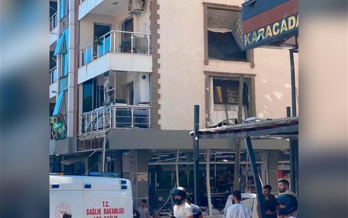 В Измире произошел взрыв в магазине кондитерских изделий, есть погибшие - ВИДЕО