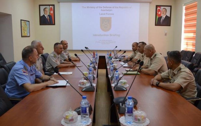 Баку и Белград обсудили оборону