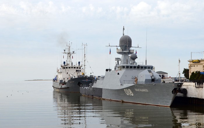 Российские военные корабли уплыли из Баку -
