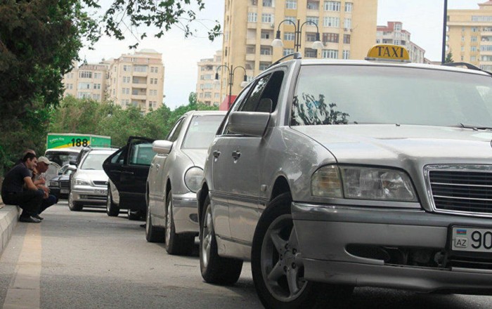 Azərbaycanda "manatlıq" taksilər tarixə qovuşur