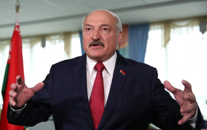 Lukaşenko: "Qərbi qaliblərə genetik nifrət birləşdirir"
