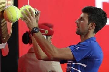 Alcaraz crushes Djokovic to retain Wimbledon title