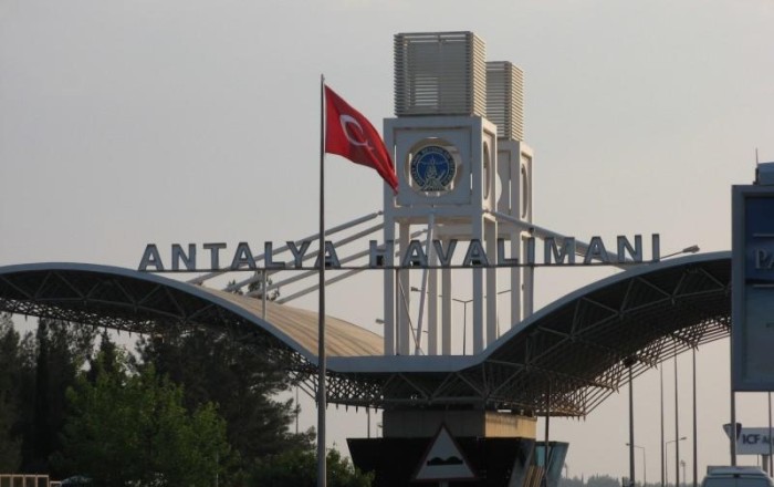 Antalya hava limanında gecikmə: 10 gün davam edəcək
