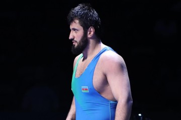 Paris-2024: Azerbaijani wrestler Meshvildishvili advances to semi-finals