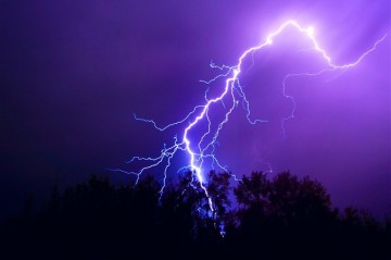 В некоторых районах Азербайджана шел дождь, была гроза