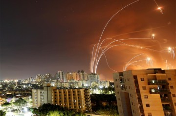 СМИ: «Хезболлах» выпустила 320 ракет по территории Израиля