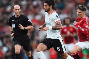 Luis Diaz scores double as Liverpool beat Man Utd 3-0 at Old Trafford