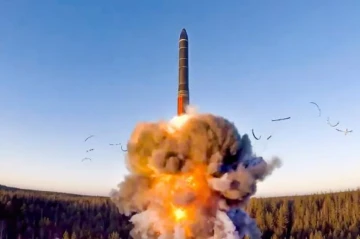 Media: Oreshnik missile’s debut in Dnipro raises alarm over nuclear escalation