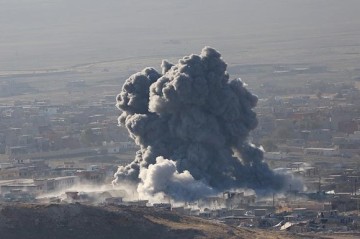 U.S. and British airstrikes target Houthi positions