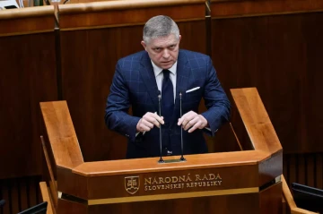 Slovak PM summons emergency meeting over threats of coup attempt by "foreign experts"