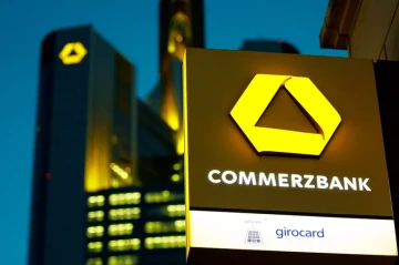 FT: Commerzbank eyes mass layoffs amid pressure from Italian rival