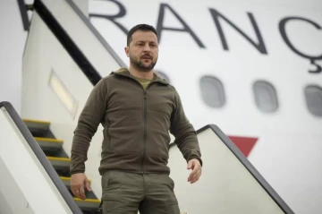 Ukraine's leader arrives in Switzerland for World Economic Forum VIDEO