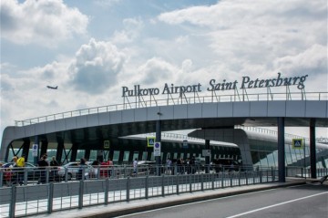 Аэропорт Пулково приостановил работу