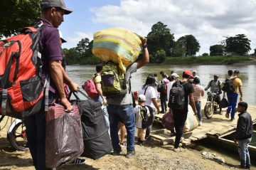 Clashes in northern Colombia displace over 30,000 as violence escalates
