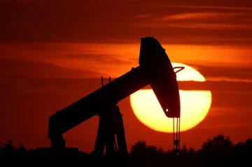 Saudi energy minister holds talks with Iraq, Libya to ensure global oil market stability
