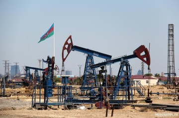 Azeri Light oil price sees modest increase, reaching 76.24 USD per barrel