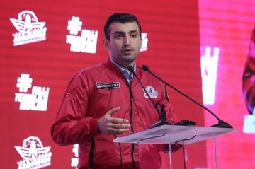 Selcuk Bayraktar honors Khojaly victims