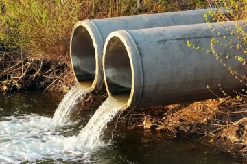 Scientists develop "smart sponge" capable of absorbing pollutants from contaminated waterways