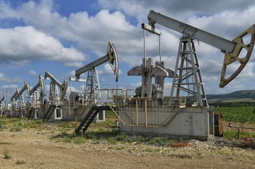 Oil prices rise in global markets