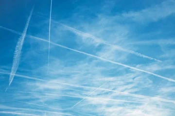 How war in Ukraine increased flying's impact on climate