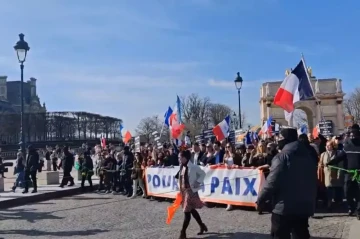 Protests erupt in Paris against Macron’s plans to send troops to Ukraine