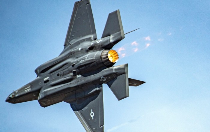 Канада ищет альтернативы американским истребителям F-35