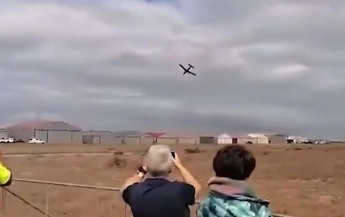 Reaktiv təyyarə aviaşouda partladı