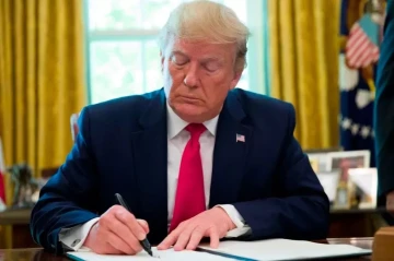 Trump to reduce federal government size, targeting seven agencies for elimination