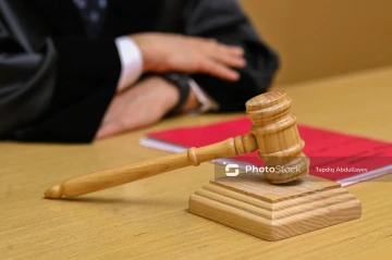 Экс-управляющая филиалом Premium Bank обвиняется в присвоении более 460 000 манатов