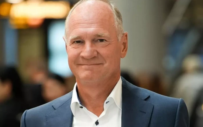 UK’s Heathrow chief stands firm amid power crisis, flight chaos