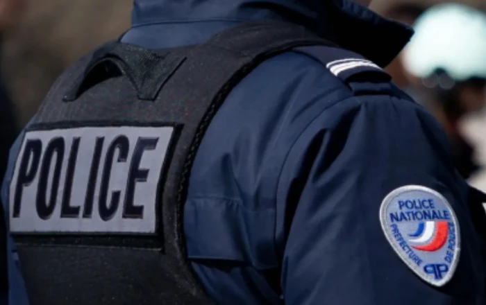 Fransada polislərə hücum edildi