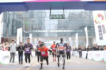 Robots to compete in upcoming Beijing marathon VIDEO