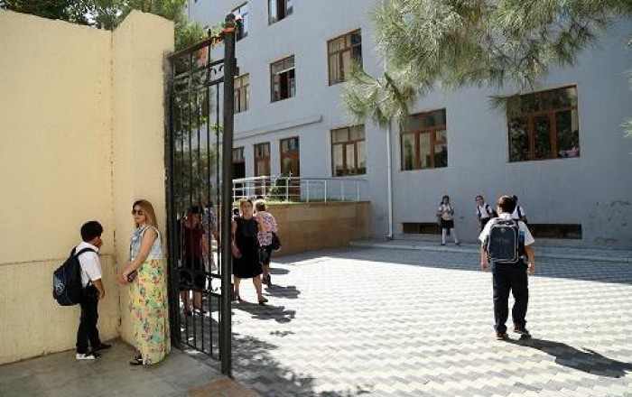Lənkəranda direktor şagirdi döyüb? -