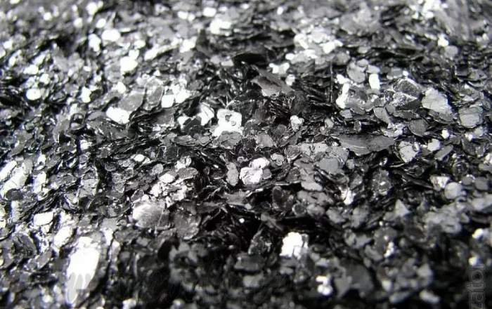 EU eyes Ukraine for key raw materials, including crucial graphite for strategic goals