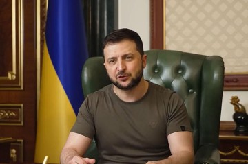 Zelenski: Ukrayna Silahlı Qüvvələrinin Kursk vilayətində əməliyyatı davam edir, qoşunların mühasirəsi yoxdur