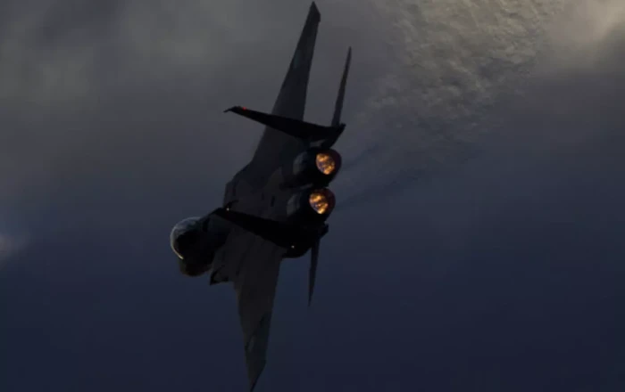 Israeli airstrikes target Syrian bases near Palmyra, T4