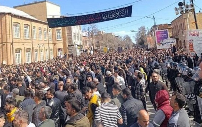Thousands of Azerbaijanis protest in Urmia - Video