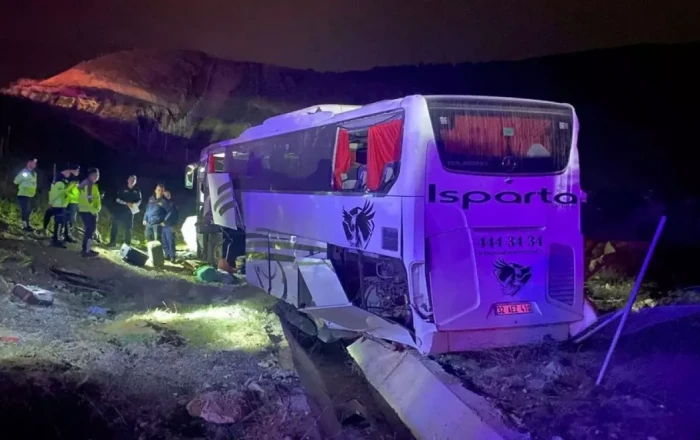Bus accident in Türkiye’s Aydın province claims one life, injures 27