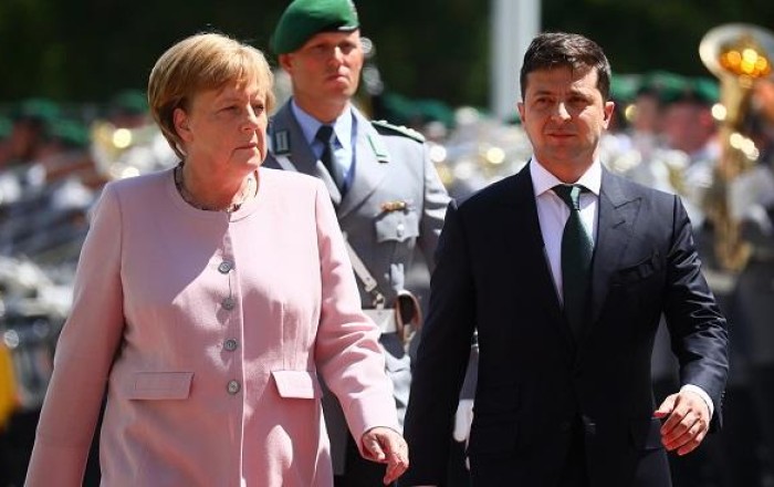 Меркель: Зеленский не может решать судьбу Украины