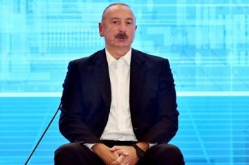 Алиев поделился кадрами визита в Шушу - Видео