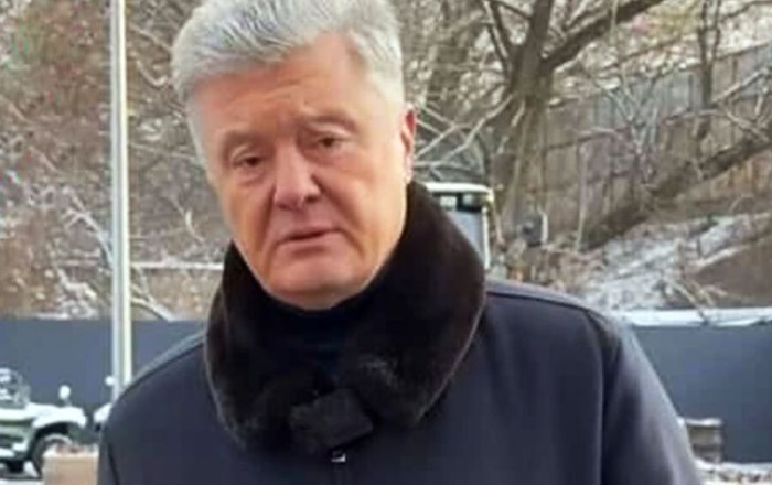 Порошенко заявил о превентивном характере санкций Зеленского