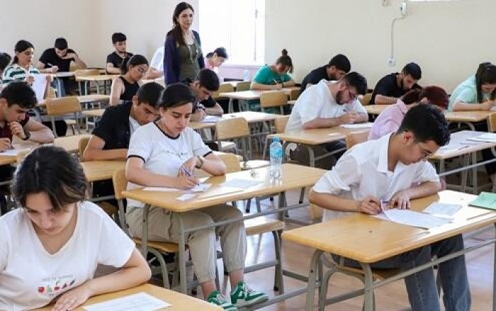 Orta təhsil səviyyəsi üzrə buraxılış imtahanı keçirildi
