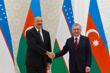 Presidents of Azerbaijan, Uzbekistan hold phone talks