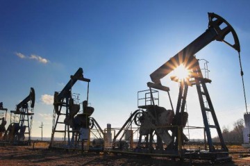 Oil prices drop in global markets
