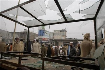 Oil tanker explodes in Pakistan, killing 2 and injuring 56 - Video