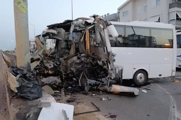 Tour bus overturns in Türkiye’s Antalya, injuring 18 Russian tourists