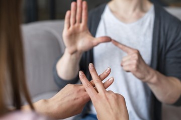 Televiziyalar informasiyaları işarət dilinə tərcümə edəcək