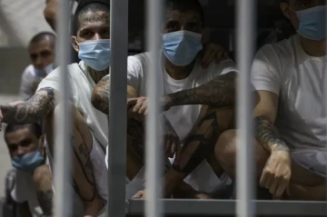 El Salvador proposes prisoner swap with Venezuela involving US deportees